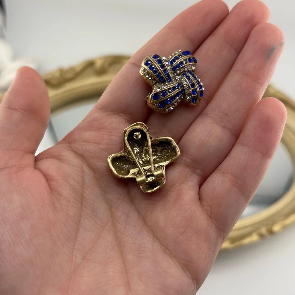 Cubic Zirconia Statement Stud Earrings – Blue & Clear Crystals ✨ - Picture 10 of 11